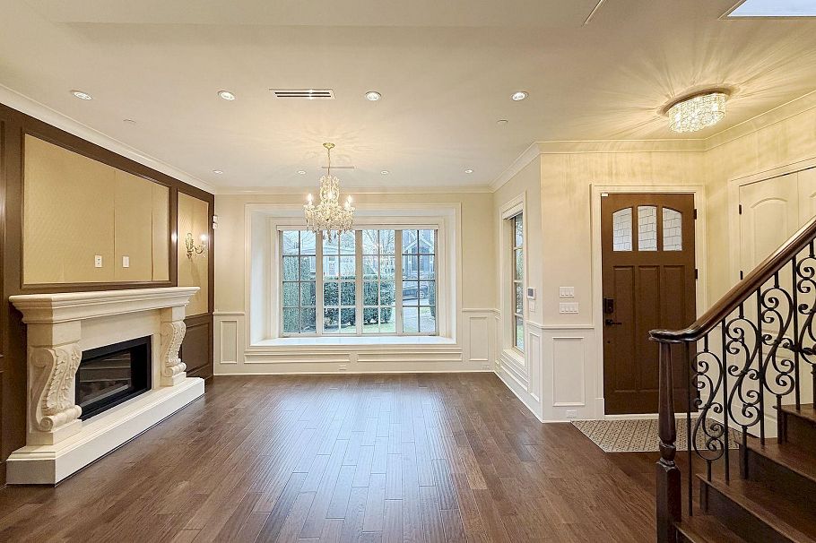 3393 W 30th Avenue Vancouver, BC - 2