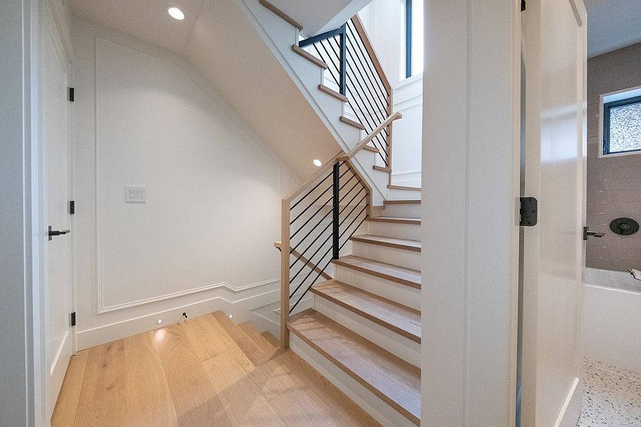 1 2154 E 6th Avenue Vancouver, BC - 26