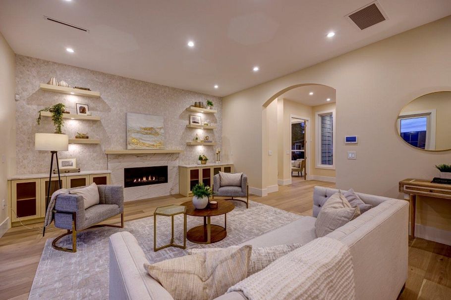 361 E 22nd Street North Vancouver, BC - 16