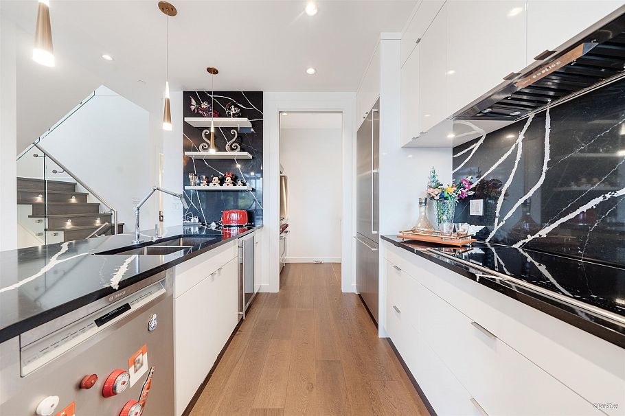 3781 W 24th Avenue Vancouver, BC - 20