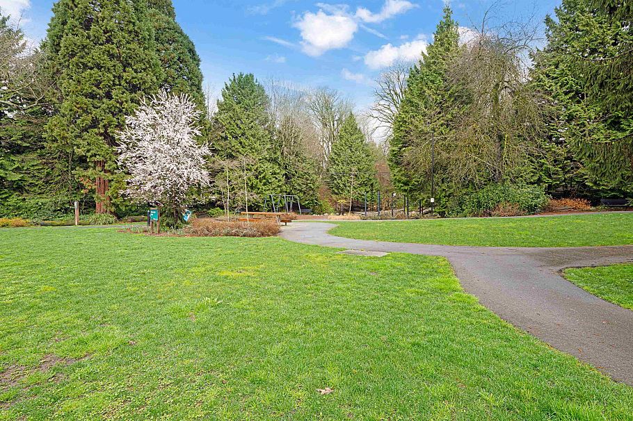 213 365 E 1st Street North Vancouver, BC - 20