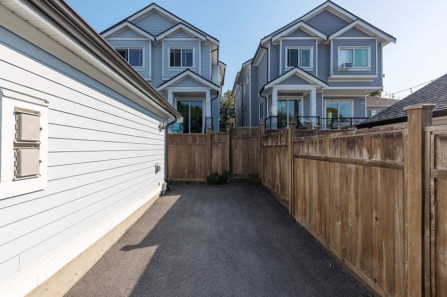 2055 Venables Street Vancouver, BC - 26