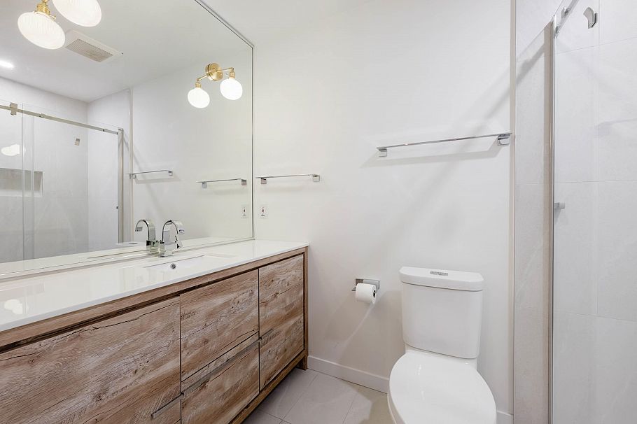 1645 St. Andrews Avenue North Vancouver, BC - 16