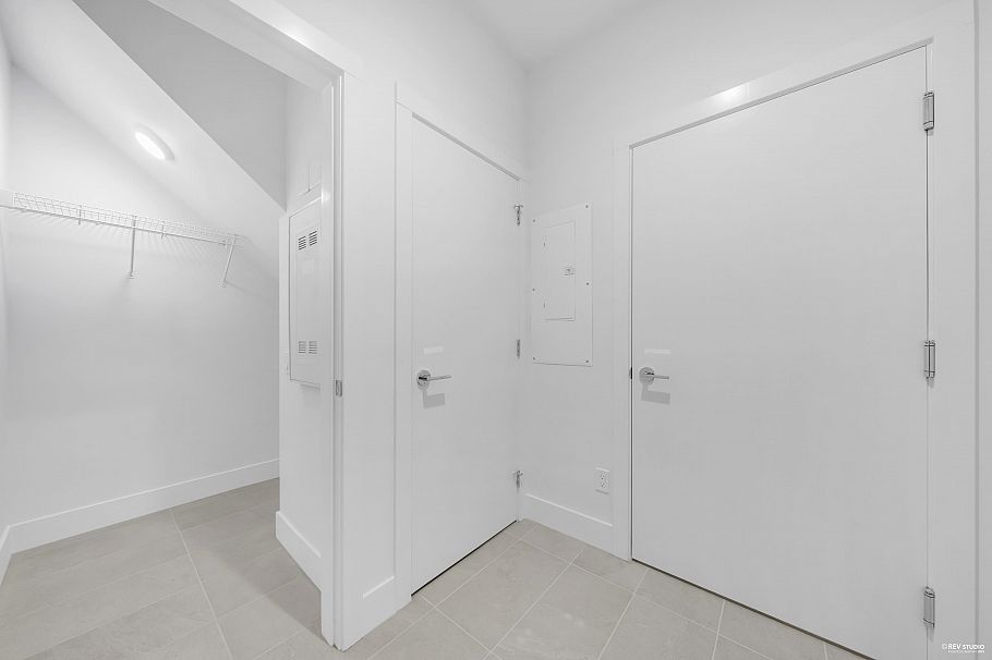 105 2320 Emery Court North Vancouver, BC - 23