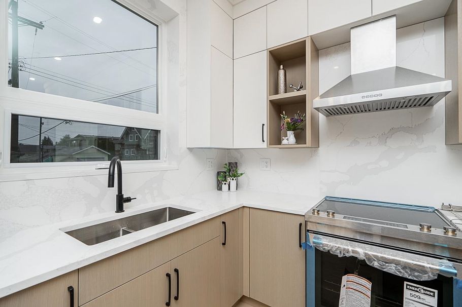 2 2753 Nanaimo Street Vancouver, BC - 7