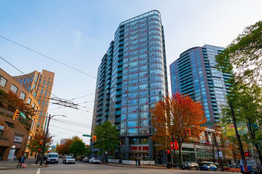 805 788 Hamilton Street Vancouver, BC - 1