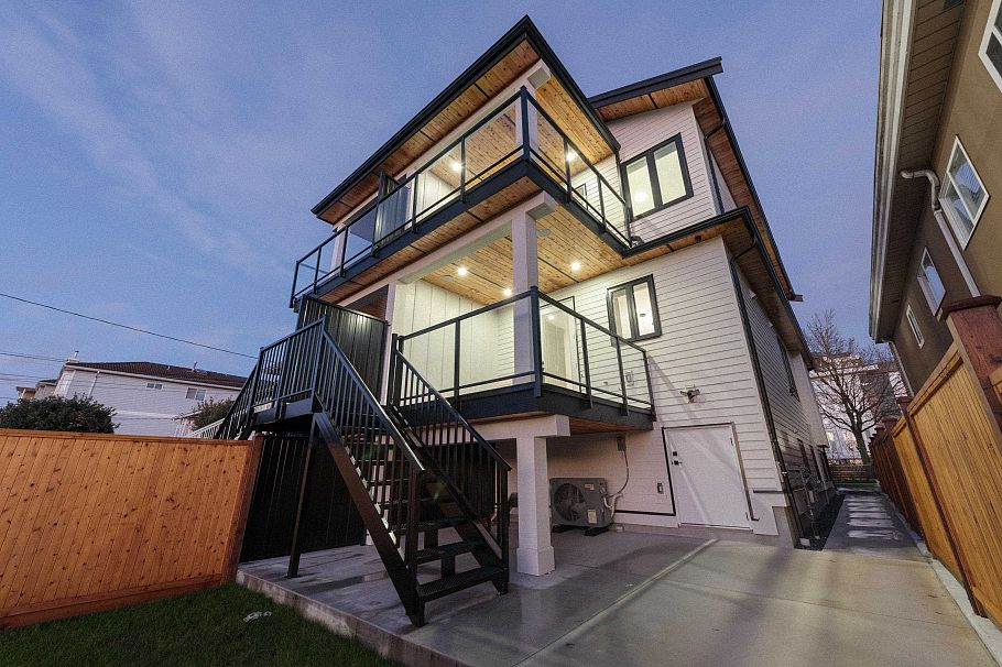 2 7361 Fraser Street Vancouver, BC - 24