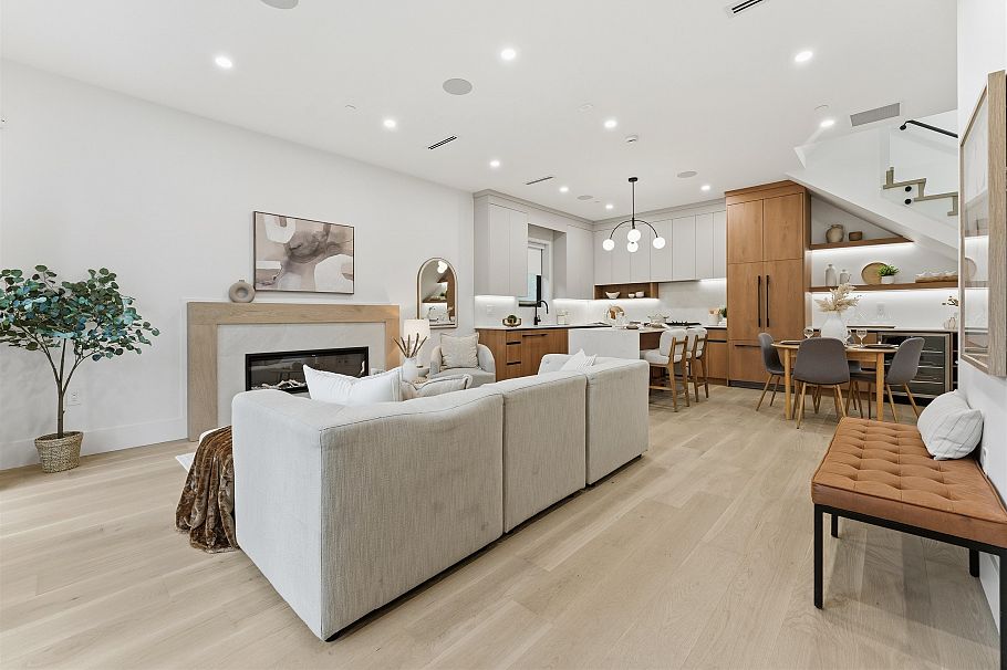 1 3218 W 38th Avenue Vancouver, BC - 2