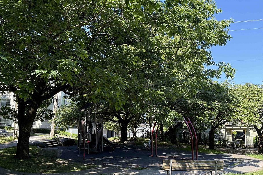 832 Salsbury Drive Vancouver, BC - 31