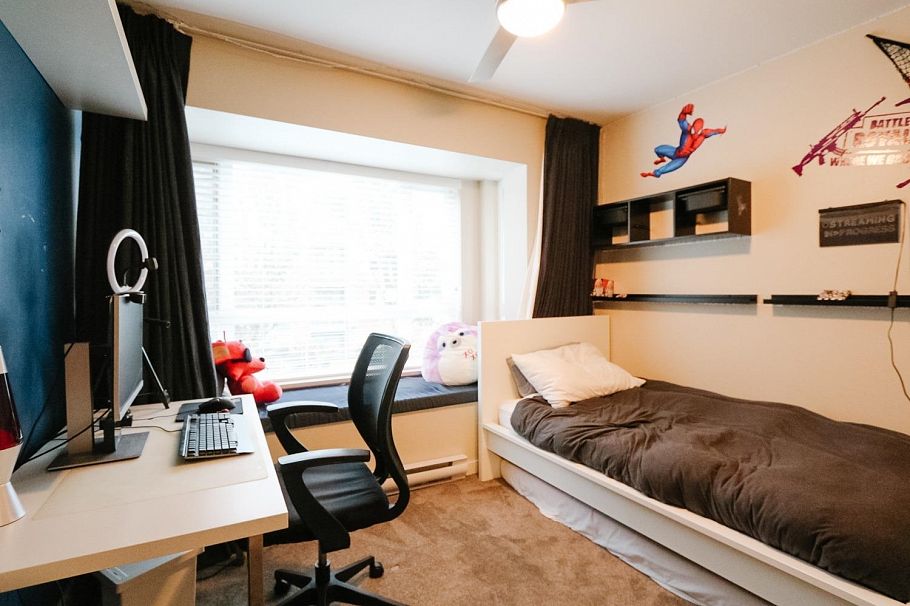 158 W 22nd Street North Vancouver, BC - 19