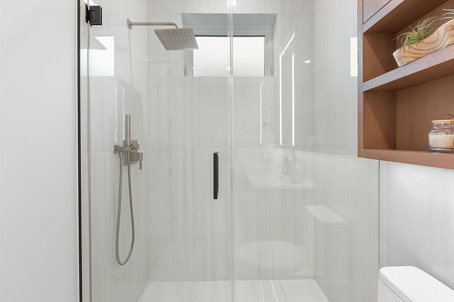 1 2435 Napier Street Vancouver, BC - 17