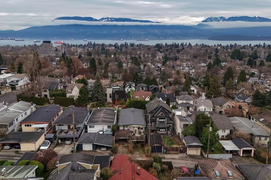 3558 W 15th Avenue Vancouver, BC - 2