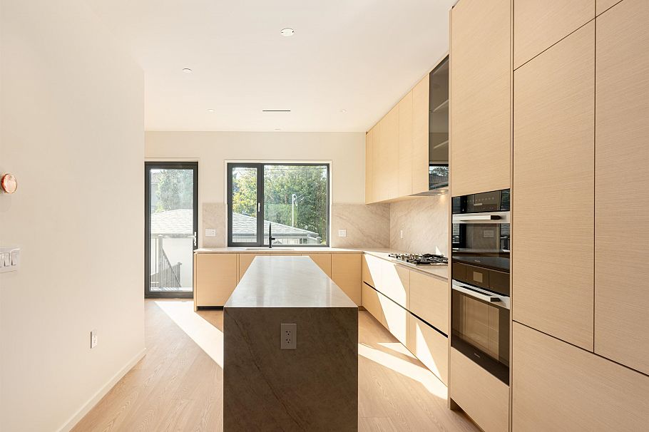 4475 Wallace Street Vancouver, BC - 11