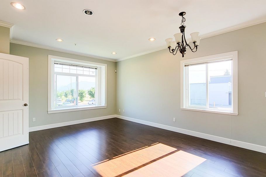 3096 E 26th Avenue Vancouver, BC - 3