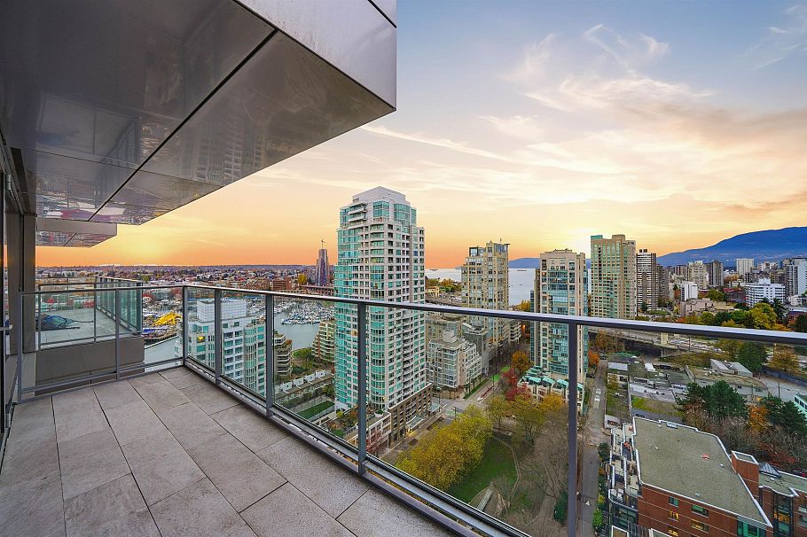 2506 1480 Howe Street Vancouver, BC - 24