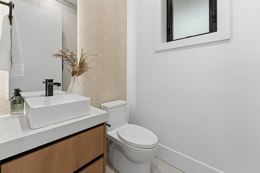 2 3218 W 38th Avenue Vancouver, BC - 9