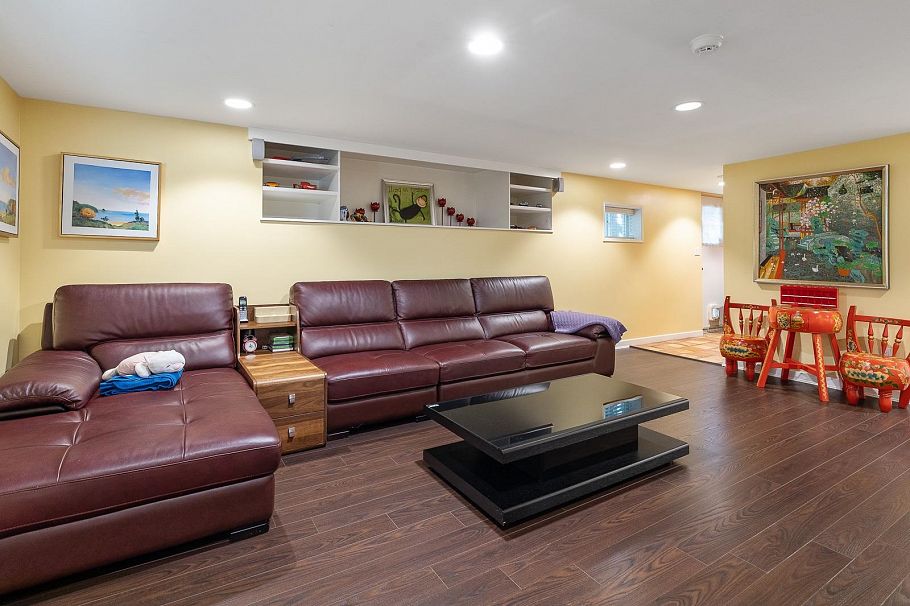 1649 W 29th Avenue Vancouver, BC - 29