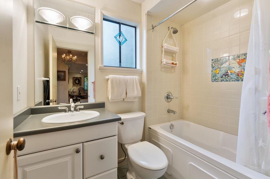 201 1695 W 10th Avenue Vancouver, BC - 16