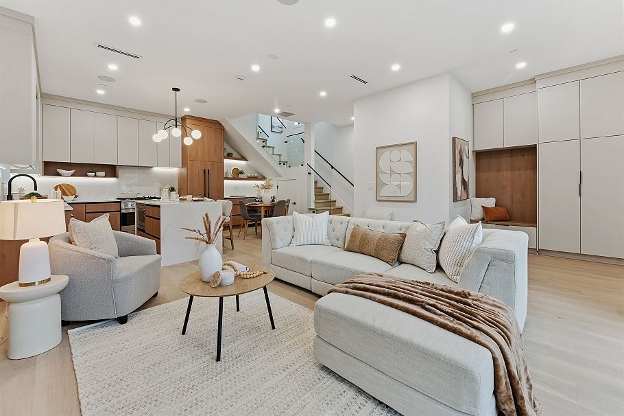 1 3218 W 38th Avenue Vancouver, BC - 1