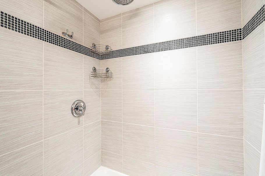 201 1995 Beach Avenue Vancouver, BC - 18