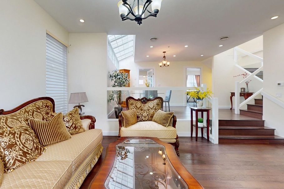 2789 W 24th Avenue Vancouver, BC - 3