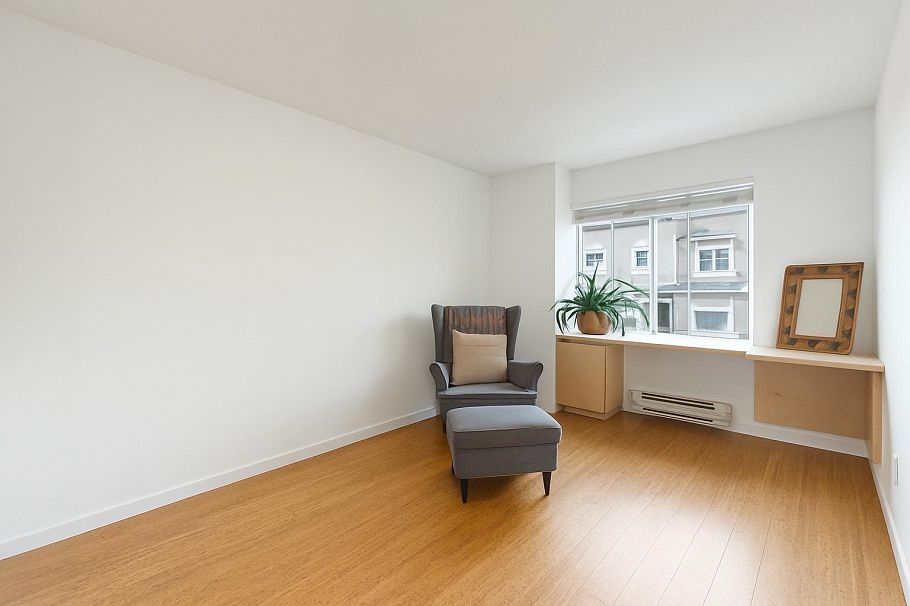 213 365 E 1st Street North Vancouver, BC - 16