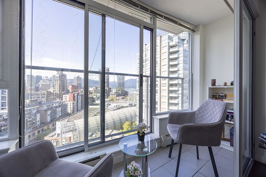 2006 58 Keefer Place Vancouver, BC - 6