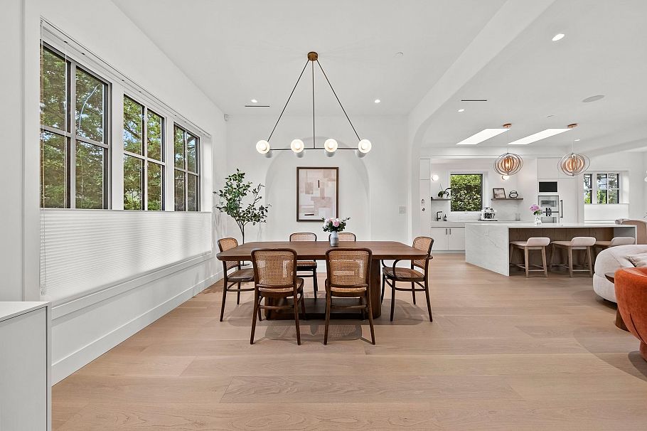 3227 W 35th Avenue Vancouver, BC - 2