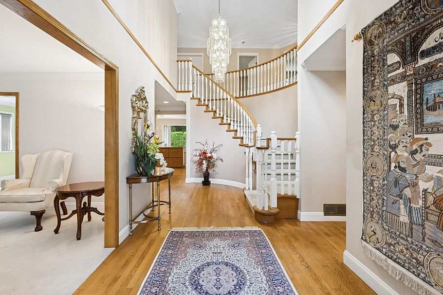 5685 Nancy Greene Way North Vancouver, BC - 3