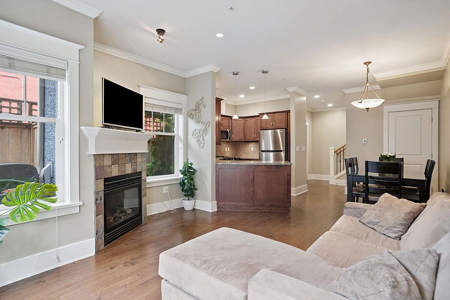 49 E 13th Avenue Vancouver, BC - 6