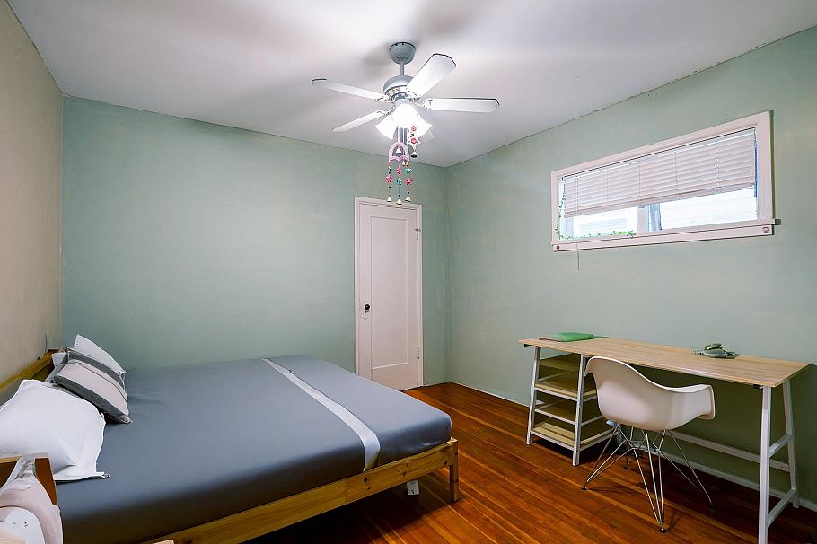 869 W 60th Avenue Vancouver, BC - 4