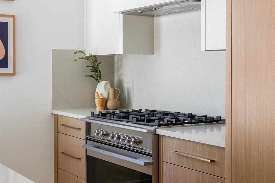 1 356 E 40th Avenue Vancouver, BC - 8