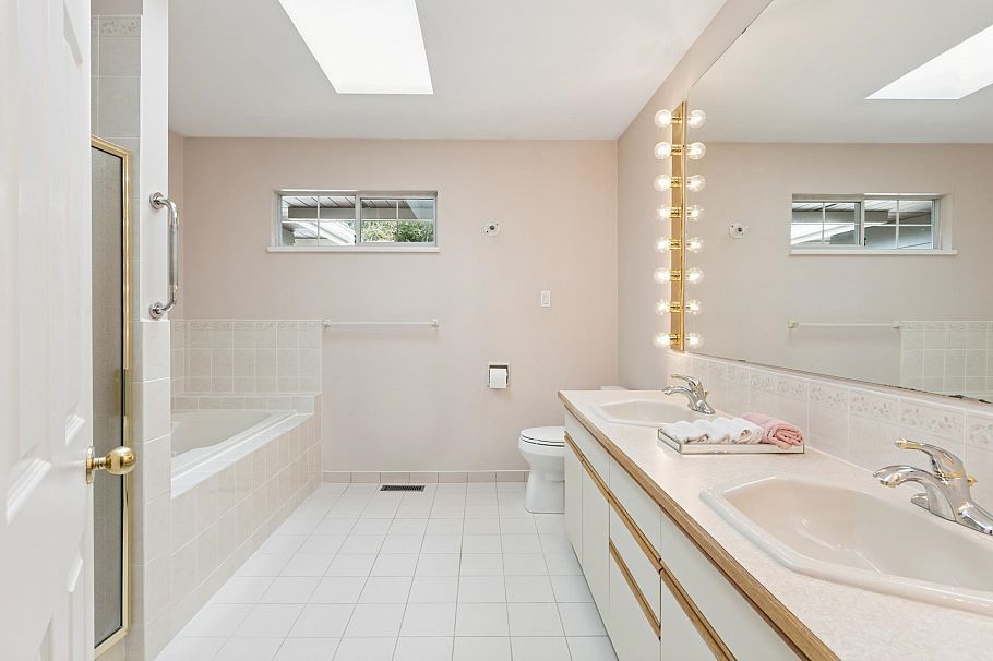 5685 Nancy Greene Way North Vancouver, BC - 27