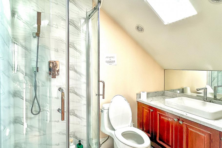 2237 W 37th Avenue Vancouver, BC - 20