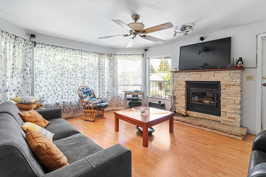 332 St. Patricks Avenue North Vancouver, BC - 8