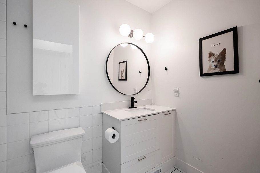 137 3300 Capilano Road North Vancouver, BC - 26