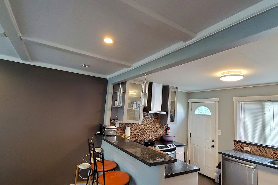 532 E 5th Street North Vancouver, BC - 2