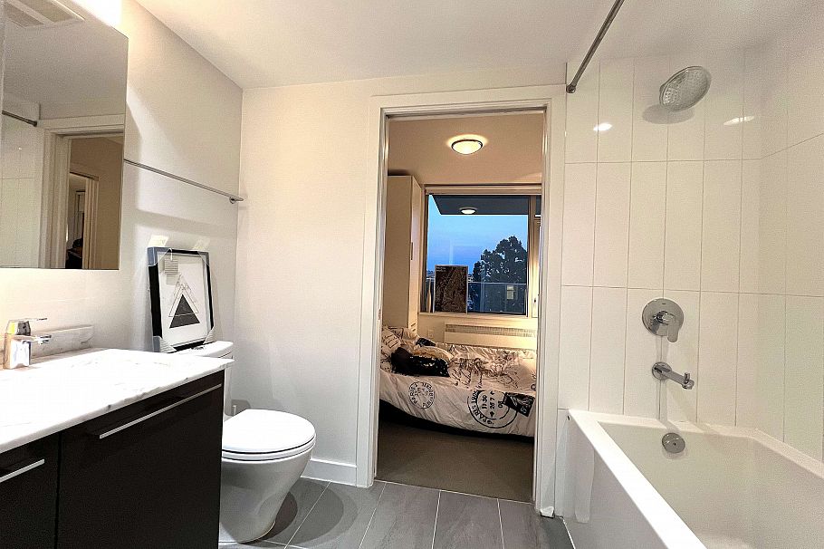 703 8131 Nunavut Lane Vancouver, BC - 10