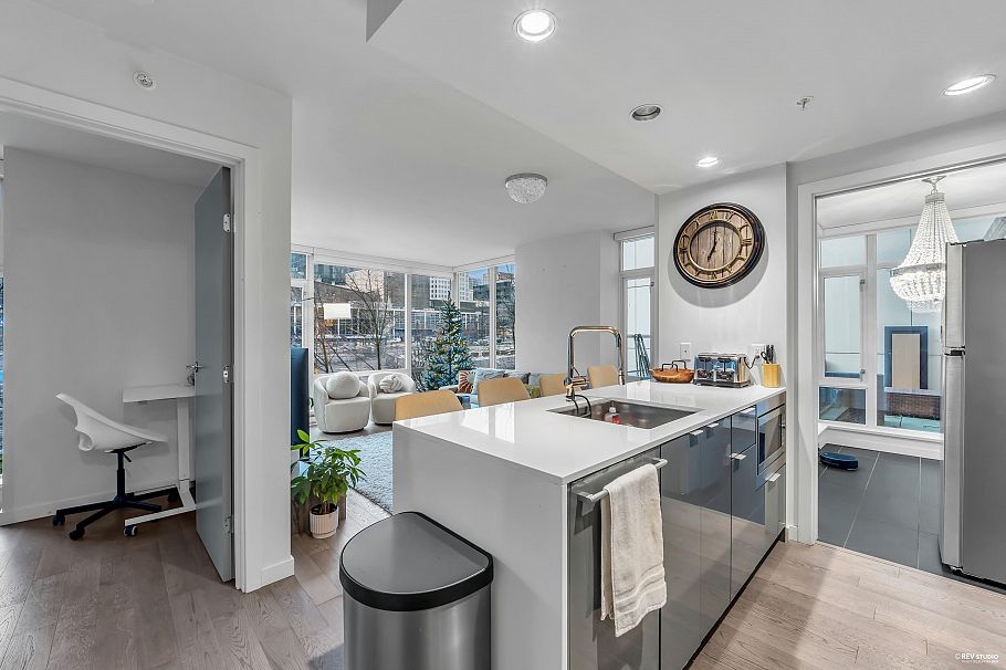 309 161 W Georgia Street Vancouver, BC - 12