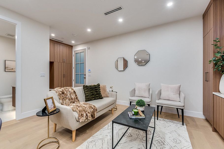 1 2945 E 44th Avenue Vancouver, BC - 6