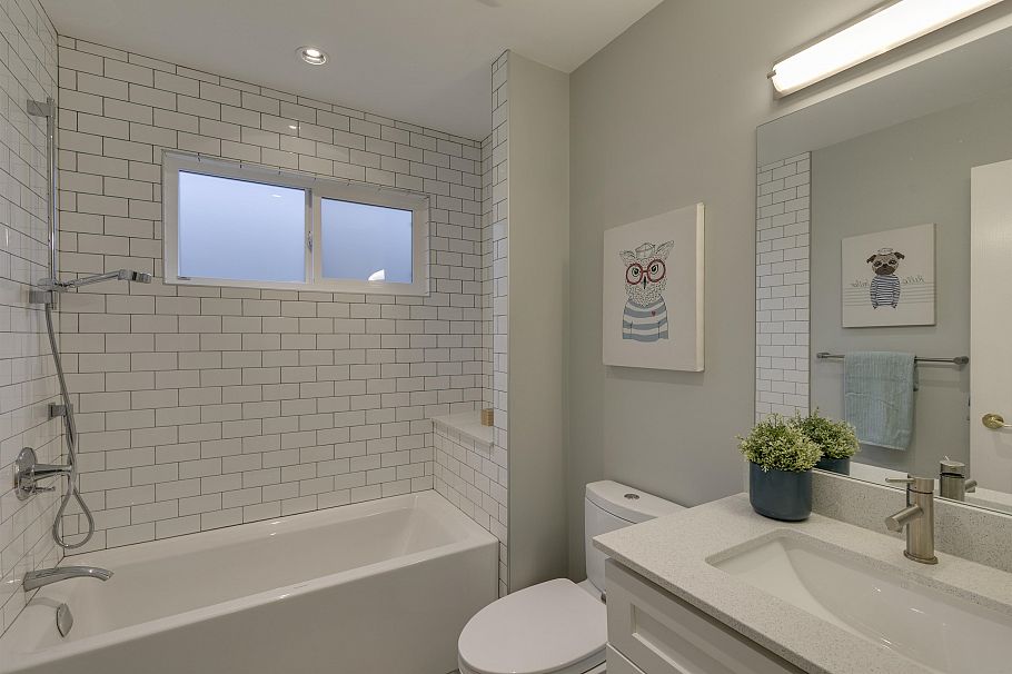 4560 W 7th Avenue Vancouver, BC - 11