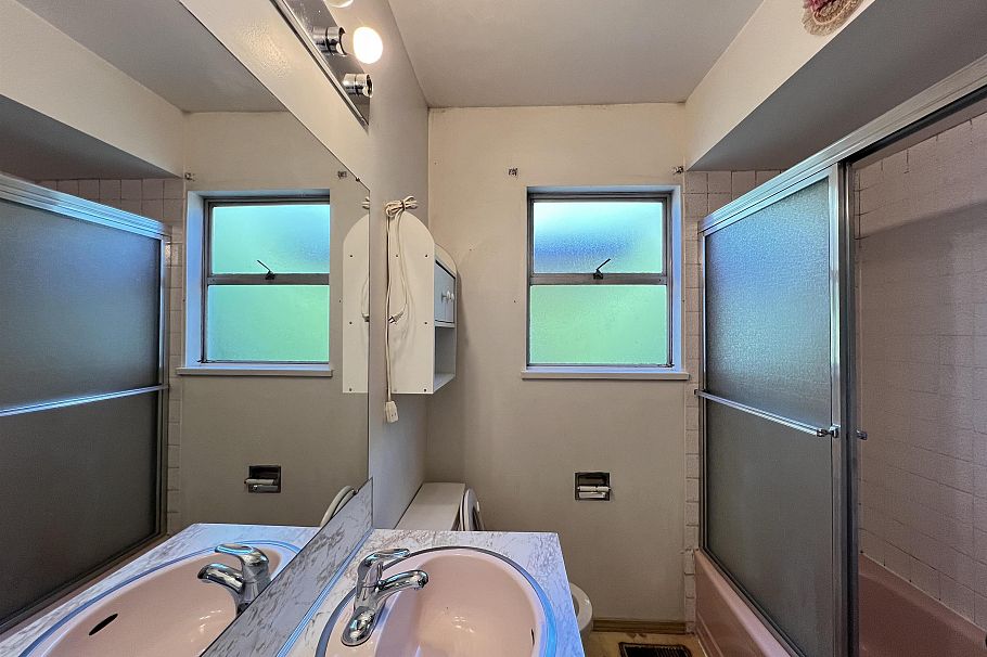 235 E 62nd Avenue Vancouver, BC - 11