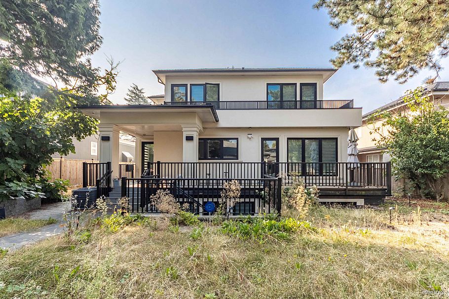 1041 W 53rd Avenue Vancouver, BC - 38