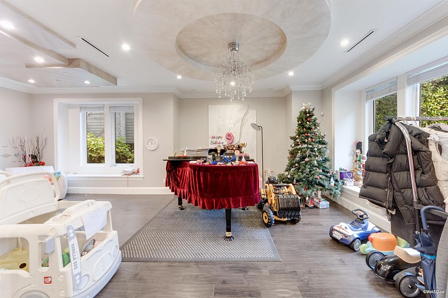 3029 W 45th Avenue Vancouver, BC - 4