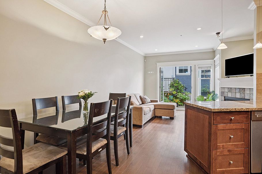 49 E 13th Avenue Vancouver, BC - 13