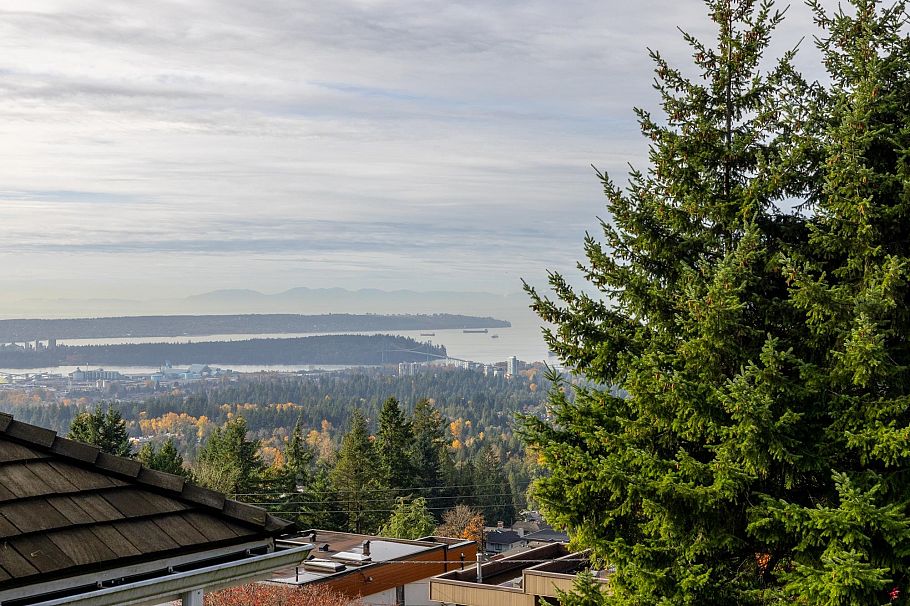 4050 St. Pauls Avenue North Vancouver, BC - 4