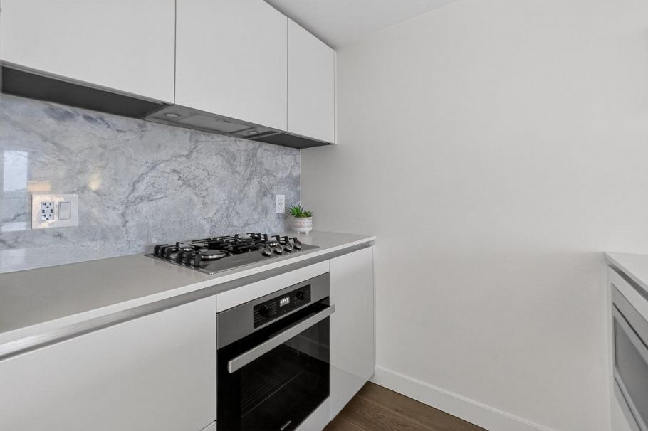 2701 1111 Richards Street Vancouver, BC - 9