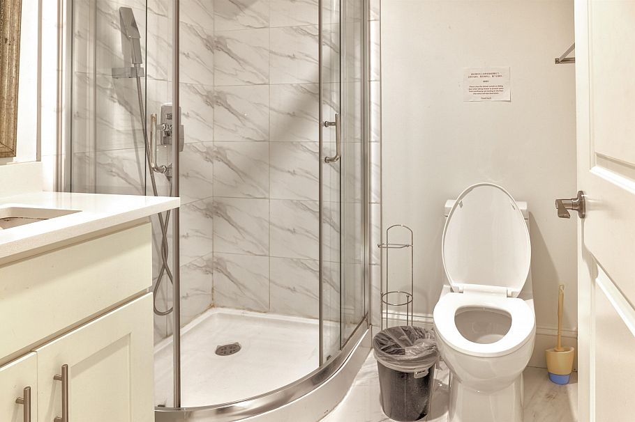 2237 W 37th Avenue Vancouver, BC - 34