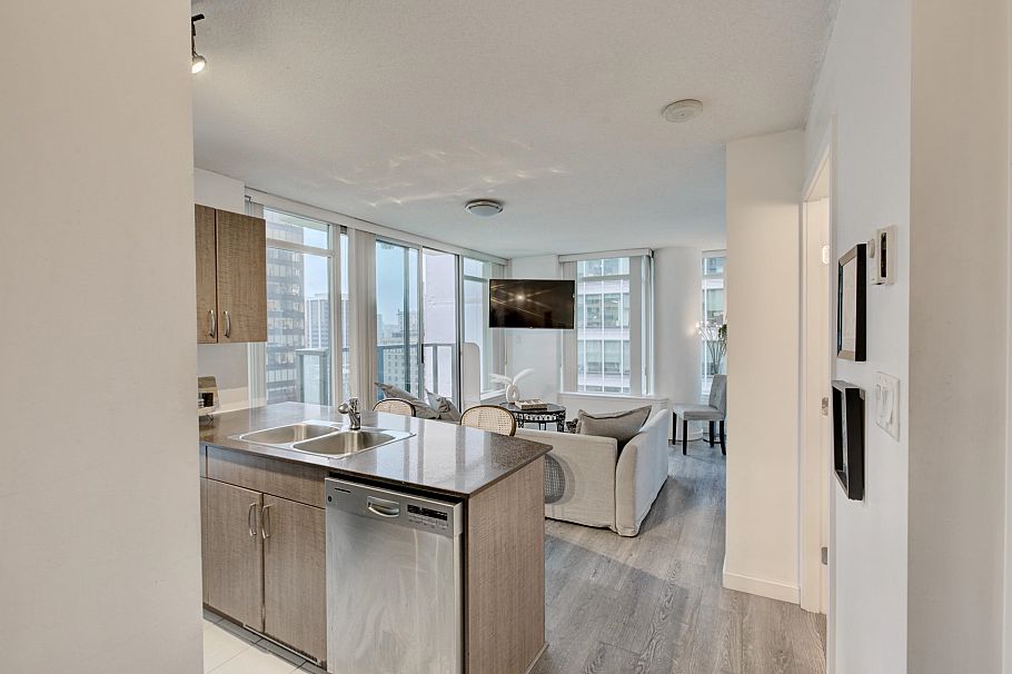 1505 610 Granville Street Vancouver, BC - 3
