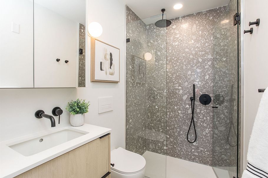 PH521 2471 St. George Street Vancouver, BC - 23